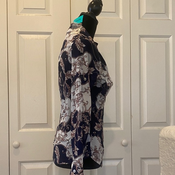 Chic Women's Navy and White Button Down Shirt - Picture 2 of 6